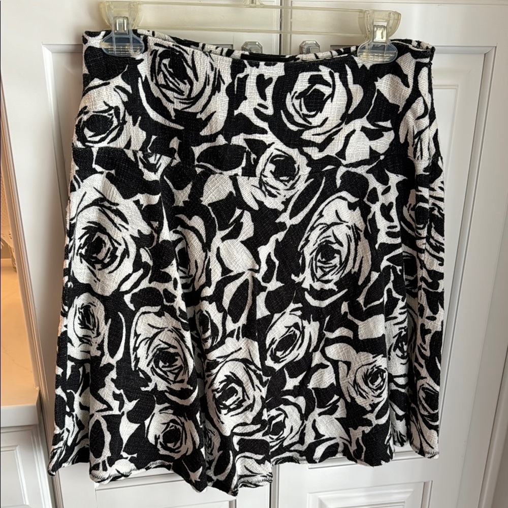 The Limited A-Line Skirt in Black